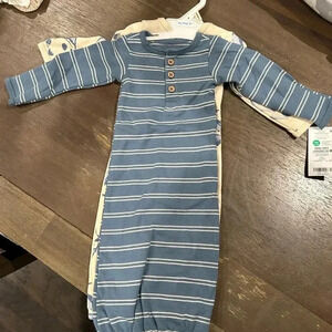 Carter’s Preemie Knotted Gowns
